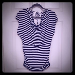 Moamoa striped top.